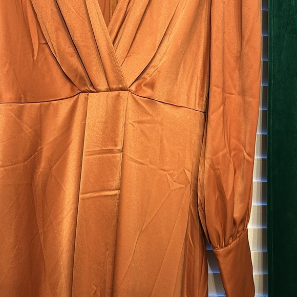 Perfect wedding/Spring/Fall dress - Picture 8 of 10